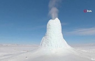 Kazakistan’daki volkan buzuluna büyük ilgi