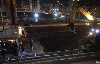 Kilit kavşakta su borusu patladı: Ankara-Kayseri...