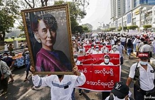Myanmar’da binlerce darbe karşıtı yeniden sokaklarda