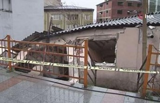 Kağıthane’de metruk bir bina çöktü