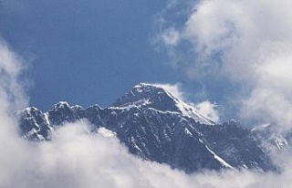Çin, Everest Dağı’nın kuzey yamacını dağcılara...