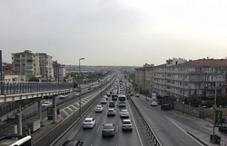 İstanbul’da tam kapanmaya rağmen trafik yoğunluğu