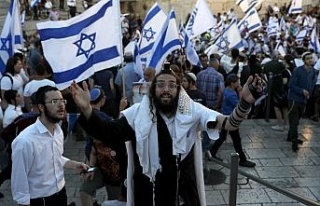 İsrail’de fanatik Yahudilerden bayrak yürüyüşü