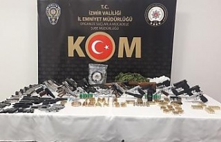 İzmir merkezli yasa dışı silah ticareti operasyonu:...