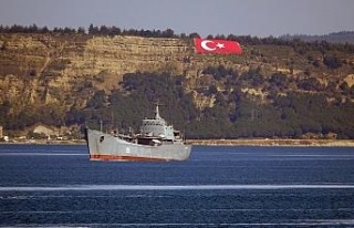 Rus savaş gemileri peş peşe Çanakkale Boğazı’ndan...