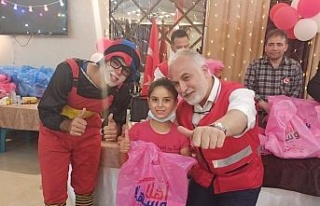 Türk Kızılay, Gazze’deki yetimlere yardımlarına...