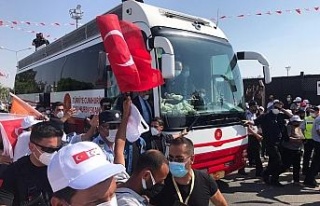 Cumhurbaşkanı Erdoğan’a KKTC’de sevgi seli