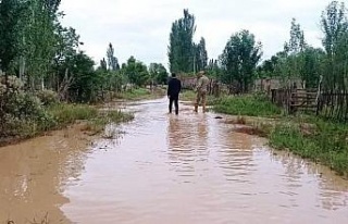 Kırgızistan’ı sel vurdu: Onlarca evi su bastı