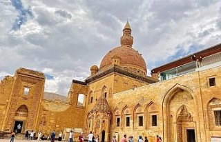 Osmanlı mimarisinin eşsiz örneği: İshak Paşa...