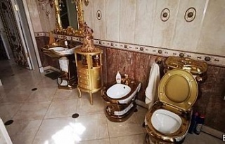 Rus trafik polisinin evinden altın kaplama tuvalet...