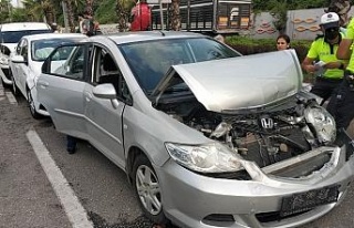 Samsun’da 4 aracın karıştığı zincirleme kazada...
