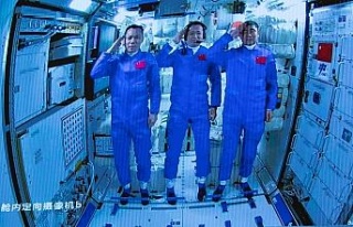 Çinli astronotlar 90 gün sonra uzay istasyonundan...