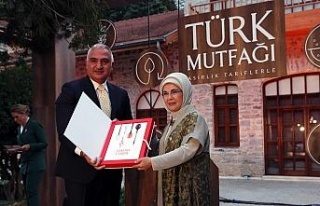Emine Erdoğan, ‘Asırlık Tariflerle Türk Mutfağı’...
