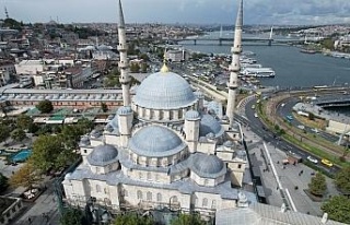 Eminönü’ndeki Yeni Cami’de restorasyon çalışmalarının...