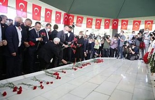 Merhum Başbakan Adnan Menderes ve arkadaşları idamlarının...