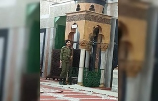 İsrail askerleri Harem-i İbrahim Camii’ne baskın...