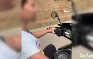 Küçük yaştaki kızına motosiklet kullandırdı,...