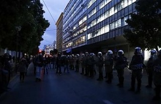 Yunanistan’da polis şiddetine karşı halk sokaklara...
