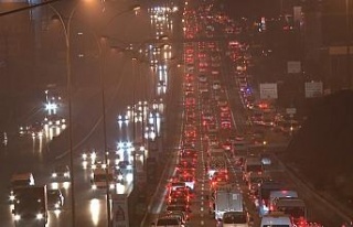 İstanbul’da lodos ve yağışlı hava trafiğini...