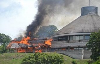 Solomon Adaları’nda protestocular parlamentoyu...