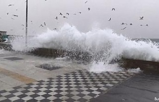 Tekirdağ’da şiddetli fırtına: Dev dalgalar kıyıya...