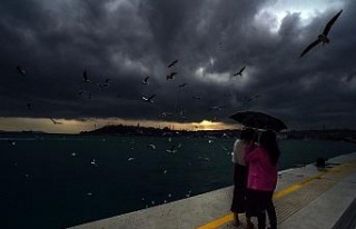 Kar yağışı öncesi İstanbul’u kara bulutlar...