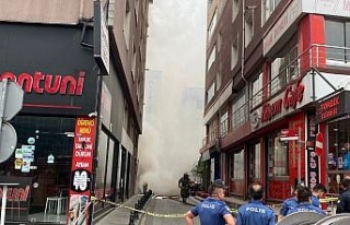 Mobilya atölyesinde yangın: Vatandaşlar sokağa...