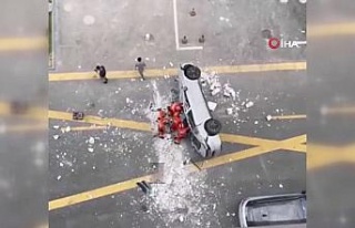 Çin’de elektrikli otomobil 3. kattan düştü:...