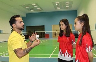 Eskişehirli ikizler, Türk badminton tarihine şimdiden...