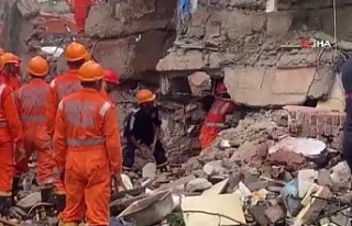 Hindistan’da bina çöktü: 3 ölü, 12 yaralı