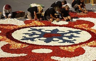 Belçika’nın geleneksel "çiçek halısı"...