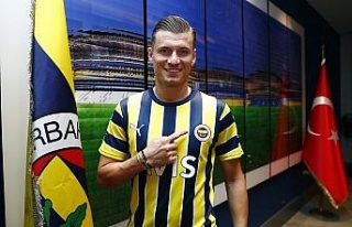 Fenerbahçe, Ezgjan Alioski ile 1 yıllık sözleşme...