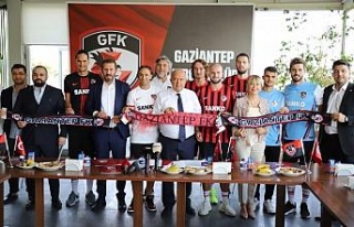 Gaziantep FK yeni transferleri için imza töreni...