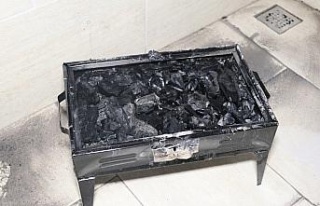 Evde yakılan mangal ateşi öldürdü: Ekipler yatak...
