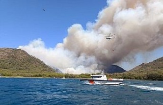 Marmaris yangınına 15 helikopter, 8 uçak müdahale...