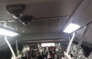 Metrobüs’te koltuk verme kavgası