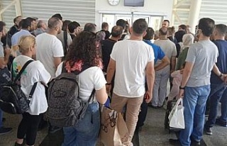 Türk Hava Yolları, kapı arızalı diyerek yolcuların...