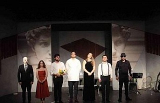 ’Çirkin’ 25. Uluslararası Ankara Tiyatro Festivalinde...