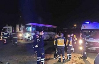 Diyarbakır’da polis aracı kaza yaptı: 17 hafif...