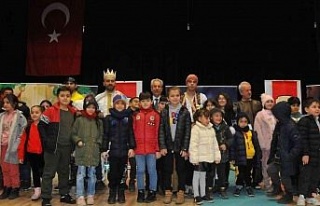 Akşehir’de çocuklar tiyatroyla buluştu
