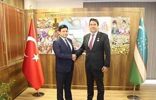 Cem Kürşad Hasanoğlu’na ‘Halklar Dostluğu...