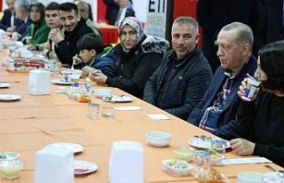 Cumhurbaşkanı Erdoğan, Balıkesir’de depremzedelerle...