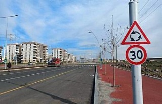 Diyarbakır’da yol güvenliği için trafik levhaları...