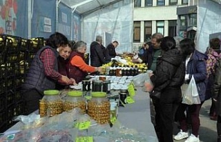 Kadıköy’de depremzede yerel üreticilere destek...