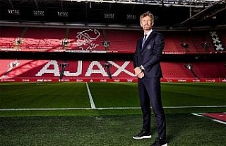 Ajax’ta Edwin van der Sar, CEO’luk görevinden...
