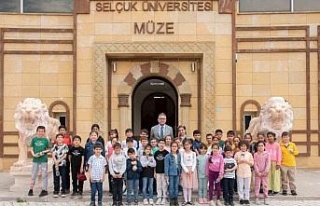 Öğrenciler, Selçuk Üniversitesi Müzesini gezdi