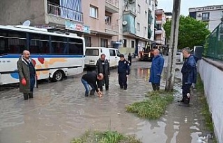 Su baskınlarının yaşandığı Turgutlu’da ekipler...