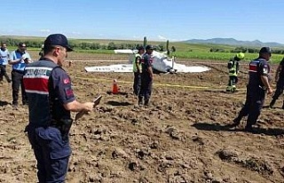 Aksaray’da eğitim uçağı düştü, pilotlar sağ...