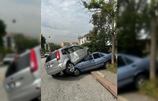 Başkent’te ilginç kaza: Aracı çarptığı otomobilin...