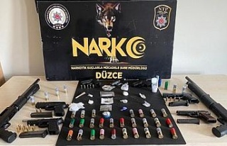 Düzce’de polis ekiplerinden uyuşturucu operasyonu